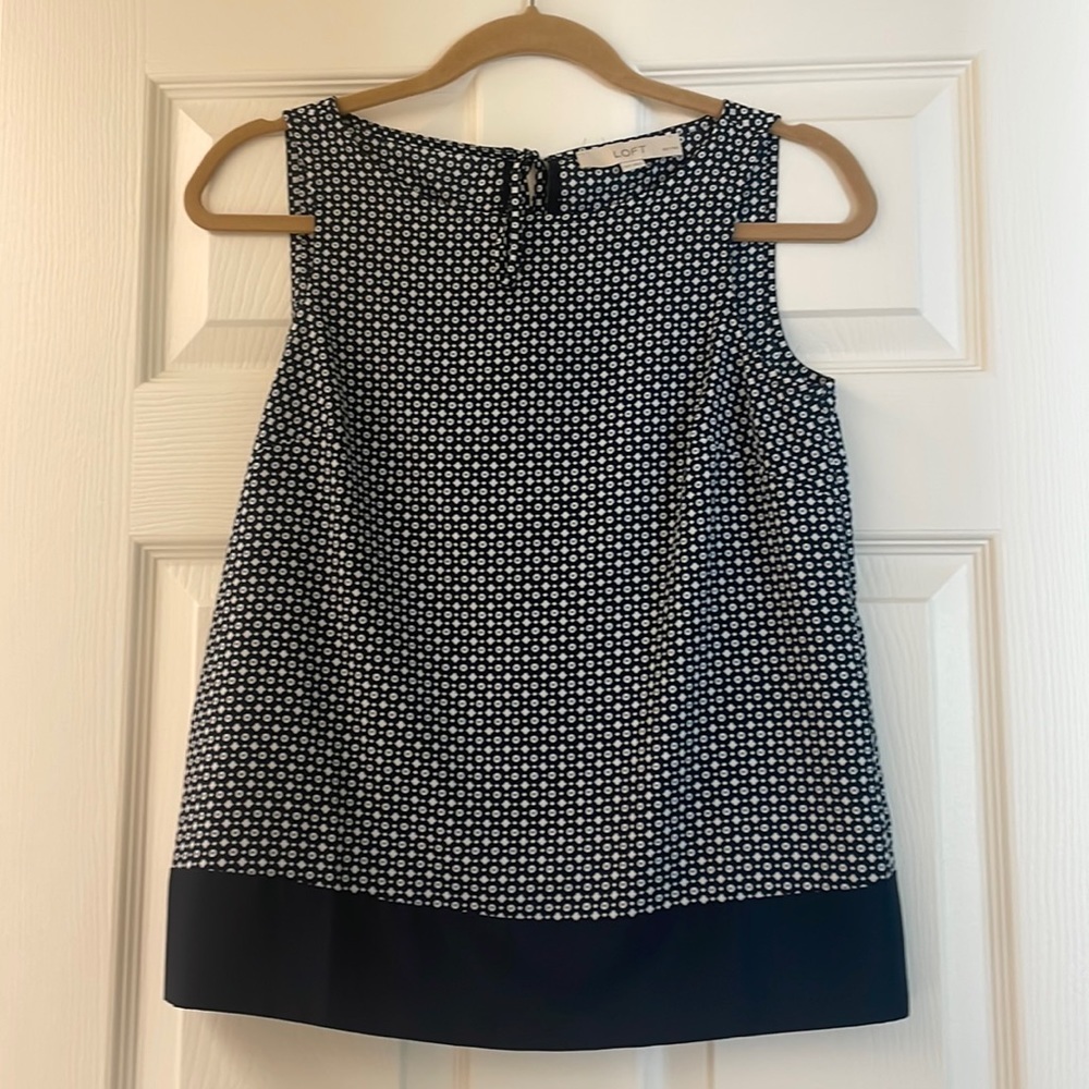 LOFT Silk Sleeveless Blouse – Navy & White Geometric Print - Size Petite XS